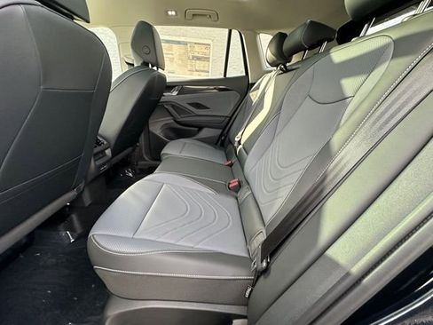 New 2026 Volkswagen Tiguan SE image 30