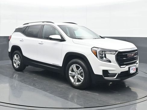 Used 2023 GMC Terrain SLE w/ Driver Convenience Package image 9