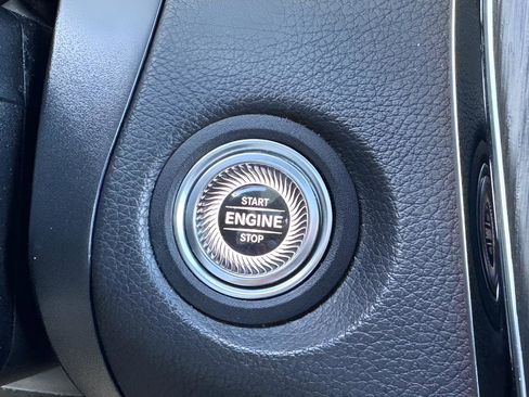 Used 2021 Mercedes-Benz GLC 300 4MATIC image 18