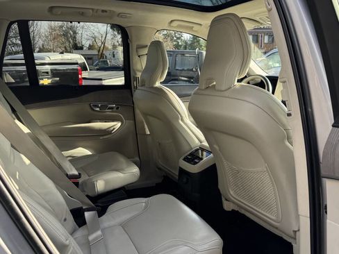 Used 2023 Volvo XC90 T8 Ultimate w/ Lounge Package image 21