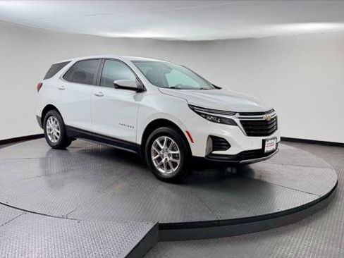 Used 2023 Chevrolet Equinox LT w/ Driver Convenience Package AWD/4WD image 12