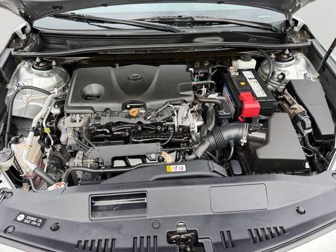 Used 2019 Toyota Camry LE FWD image 9