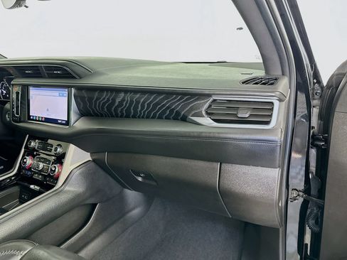 Used 2021 GMC Yukon XL Denali w/ Denali Ultimate Package AWD/4WD image 33