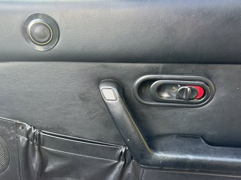 Used 1997 MAZDA MX-5 Miata image 17