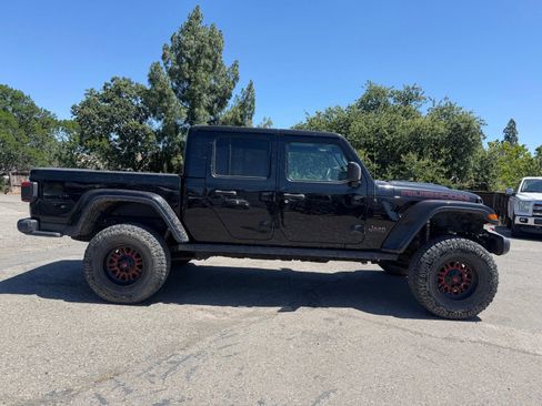 Used 2022 Jeep Gladiator Rubicon w/ Cold Weather Group AWD/4WD image 6