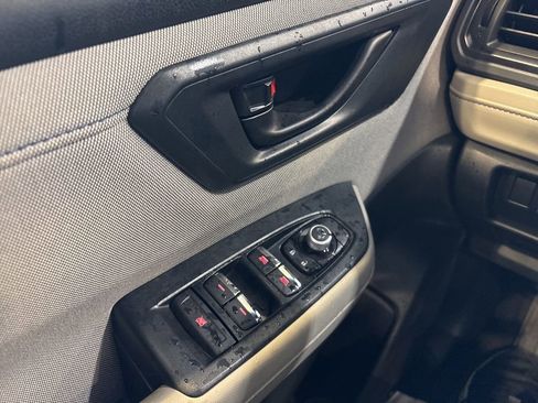 Used 2025 Subaru Forester Premium image 32