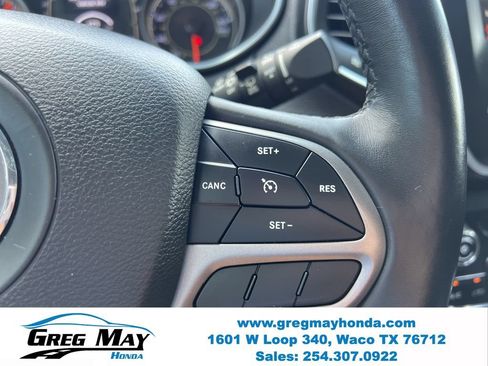 Used 2019 Jeep Cherokee Latitude Plus w/ Comfort/Convenience Group AWD/4WD image 28
