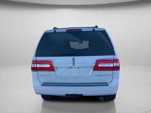 Used 2010 Lincoln Navigator 4WD image 8
