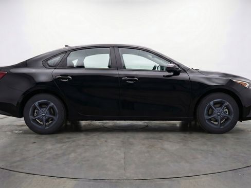 Used 2025 Kia K4 FWD image 11