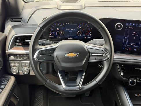 Used 2025 Chevrolet Suburban LT AWD/4WD image 31
