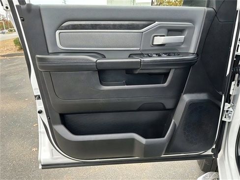 Used 2021 RAM 2500 Big Horn image 17
