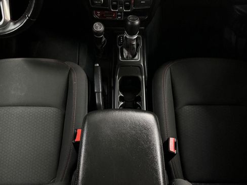 Used 2022 Jeep Wrangler Unlimited Rubicon image 21