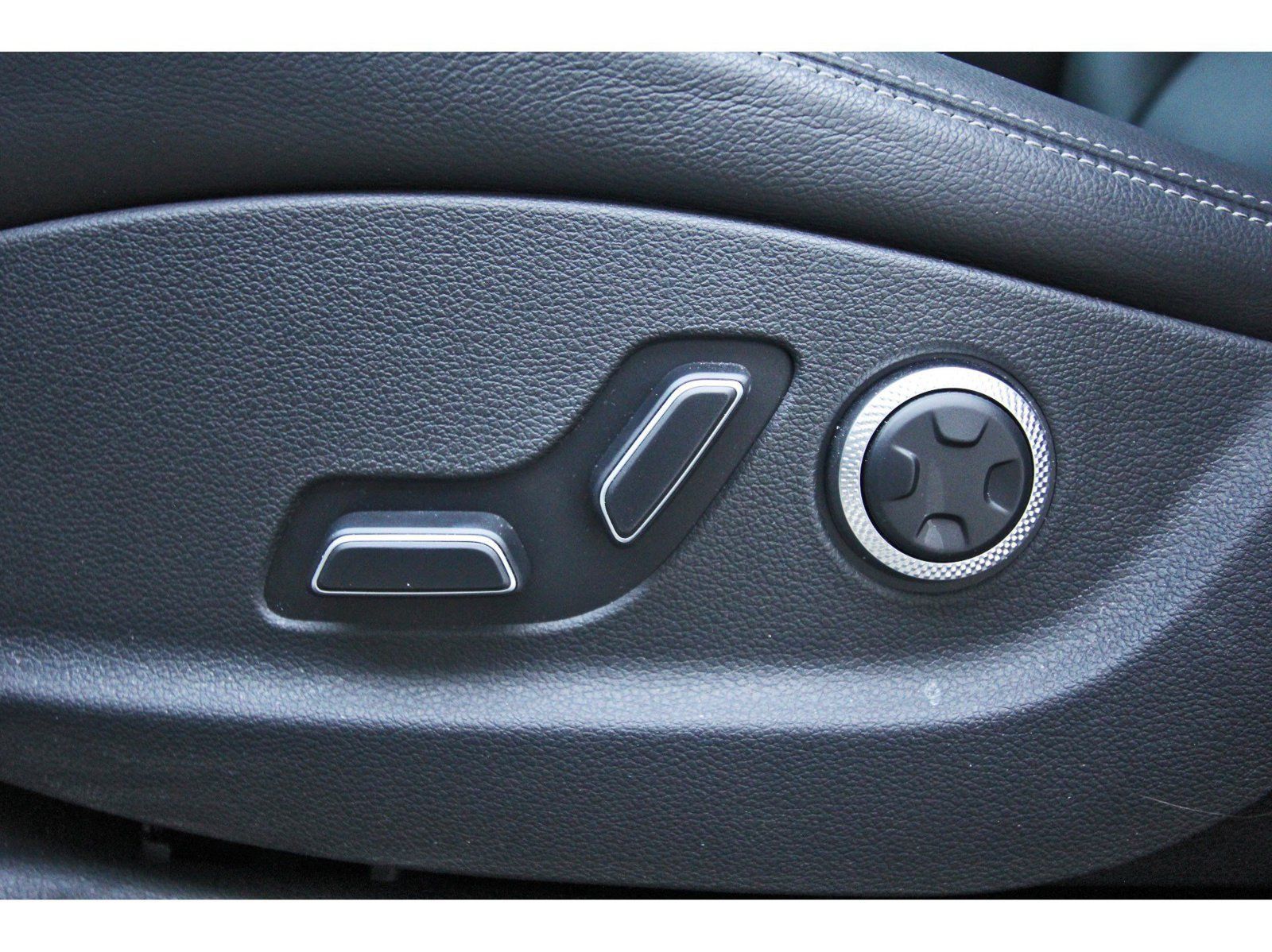 Used 2026 Genesis GV70 2.5T AWD/4WD image 30