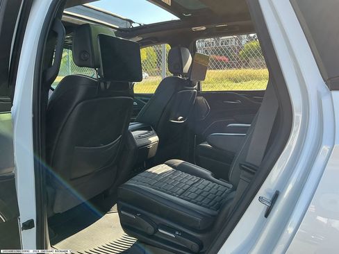 Used 2024 Cadillac Escalade V AWD/4WD image 9