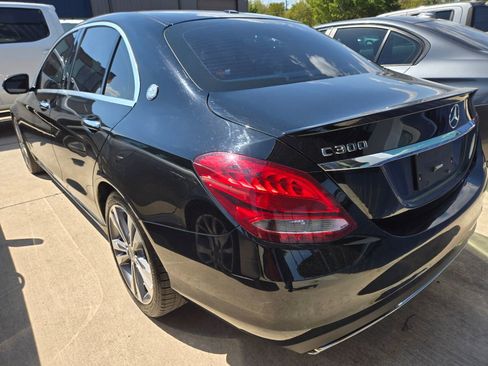 Used 2018 Mercedes-Benz C 300 Sedan image 4