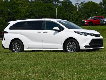 Certified 2021 Toyota Sienna LE