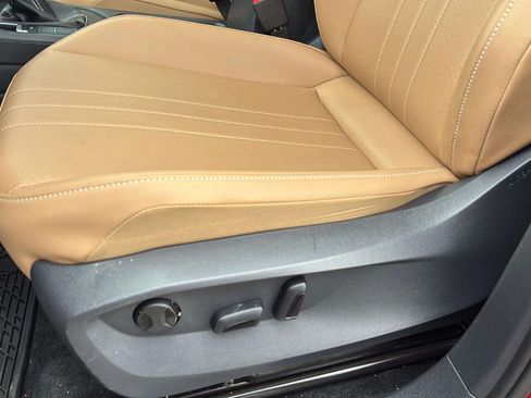 Used 2024 Volkswagen Tiguan SE R-Line w/ MDO Package, Three-Row FWD image 28