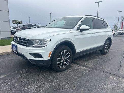 Used 2020 Volkswagen Tiguan SE AWD/4WD image 2