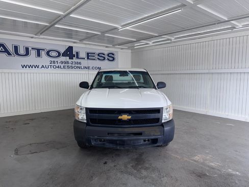 Used 2013 Chevrolet Silverado 1500 W/T RWD image 2
