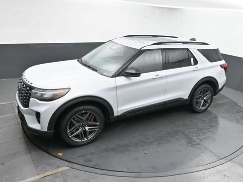 New 2026 Ford Explorer ST-Line w/ ST-Line Street Pack AWD/4WD image 38