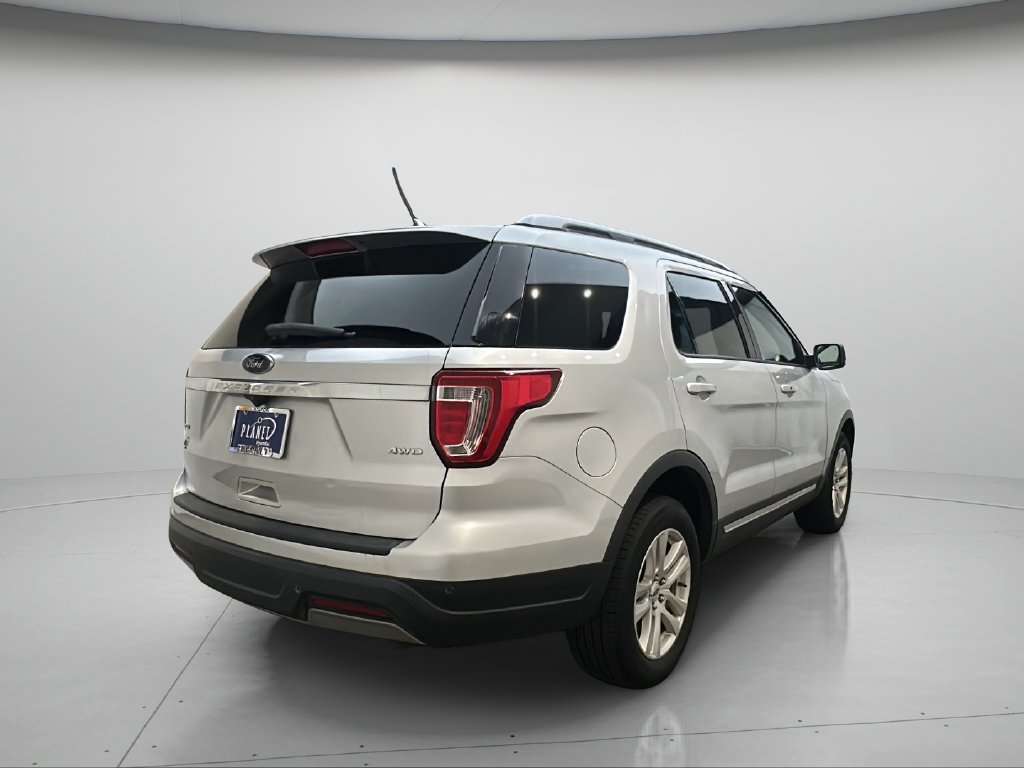 Used 2019 Ford Explorer XLT w/ Equipment Group 202A AWD/4WD image 7