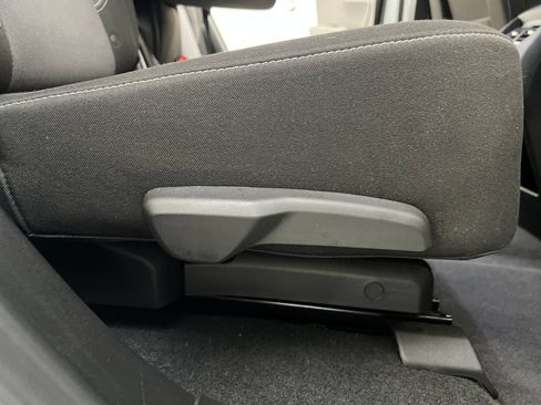 Used 2025 Chevrolet Blazer LT FWD image 23