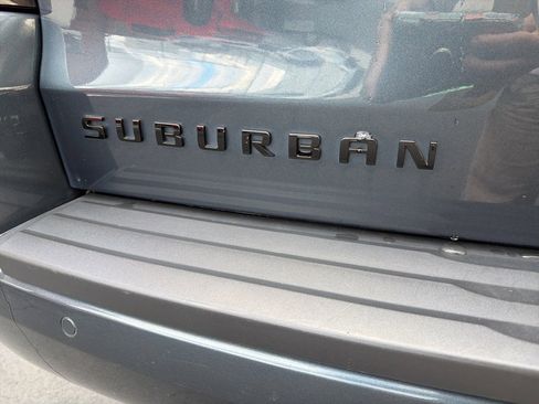 Used 2020 Chevrolet Suburban Premier image 12