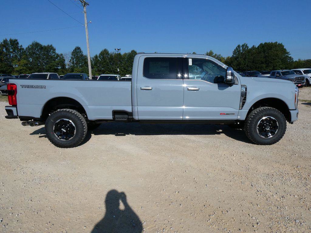New 2027 Ford F250 Platinum w/ Platinum Plus Package AWD/4WD image 4