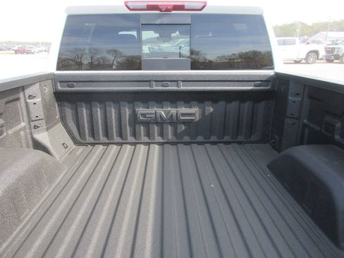 New 2026 GMC Sierra 1500 AT4 w/ AT4 Premium Package AWD/4WD image 9