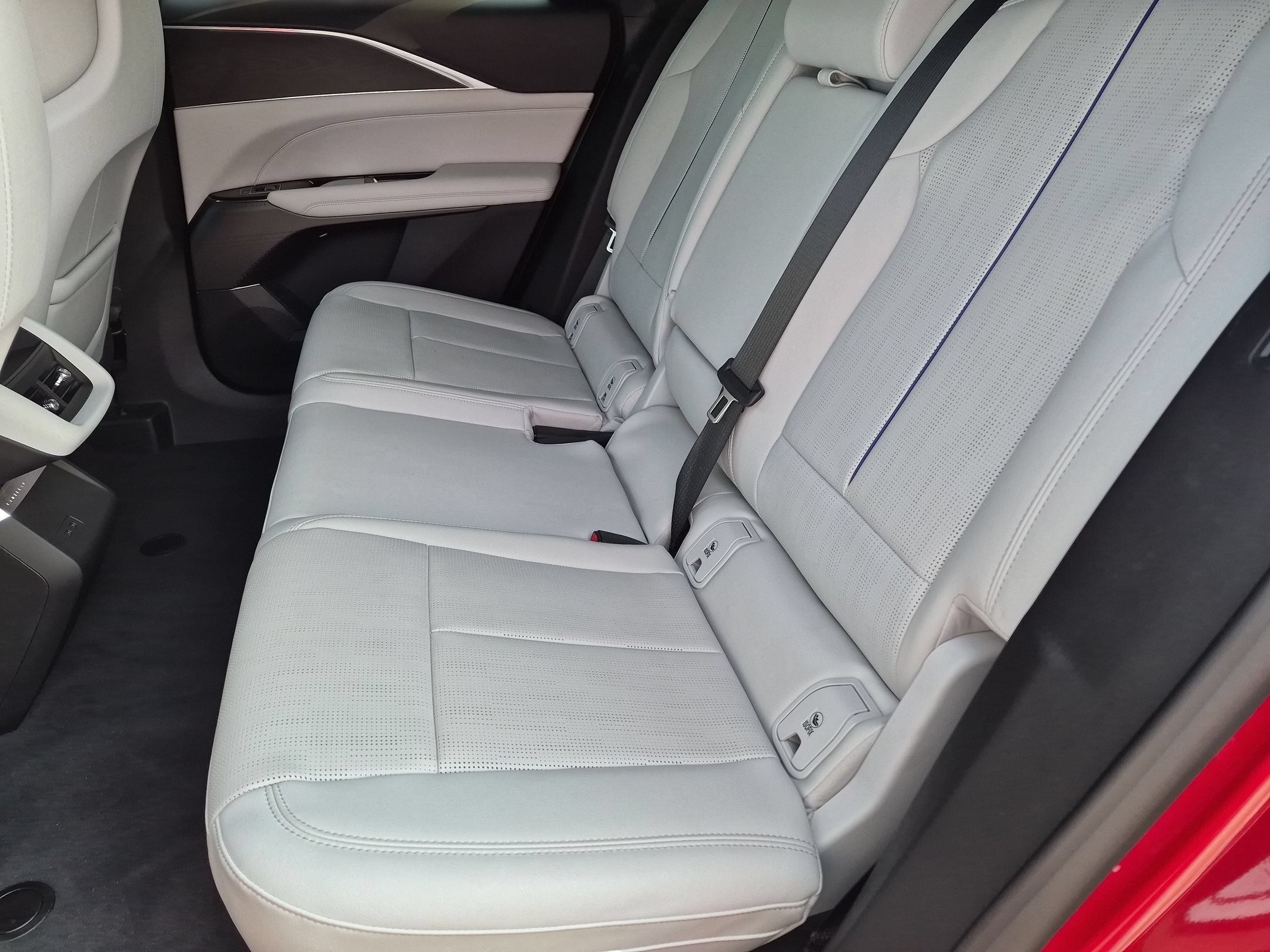 Certified 2024 Cadillac Lyriq Sport AWD/4WD image 25
