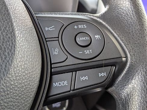 Used 2024 Toyota RAV4 XLE w/ Convenience Package FWD image 12