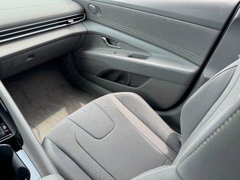 Used 2025 Hyundai Elantra SEL image 10