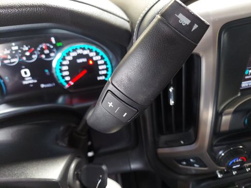 Used 2018 GMC Sierra 2500 Denali w/ Duramax Plus Package AWD/4WD image 22