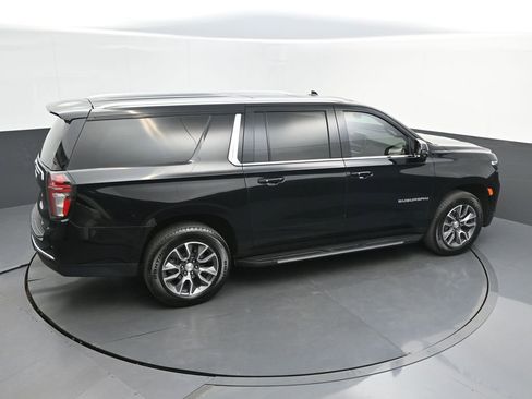 Used 2021 Chevrolet Suburban LT w/ LT Signature Package image 34