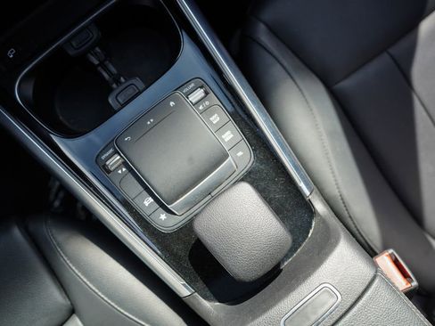 Used 2022 Mercedes-Benz GLA 250 4MATIC image 32