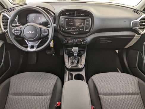 Certified 2023 Kia Soul LX image 22