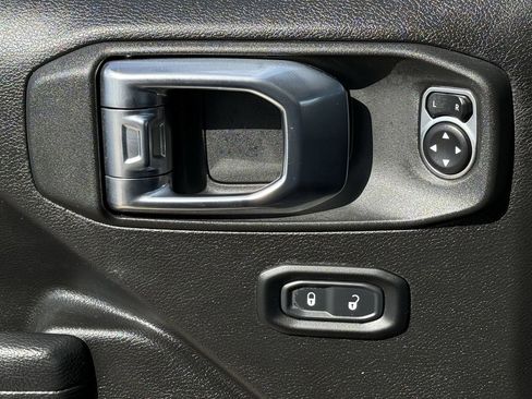 Used 2023 Jeep Gladiator Sport image 21