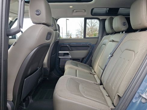 Used 2020 Land Rover Defender 110 S image 10