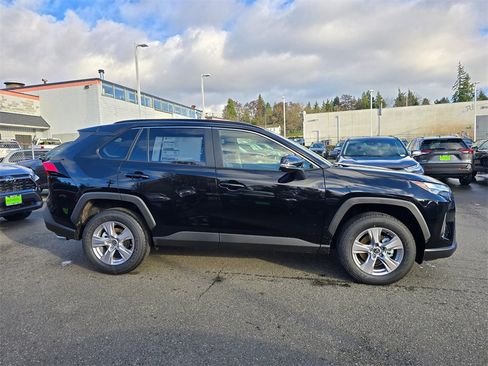 New 2025 Toyota RAV4 XLE image 8