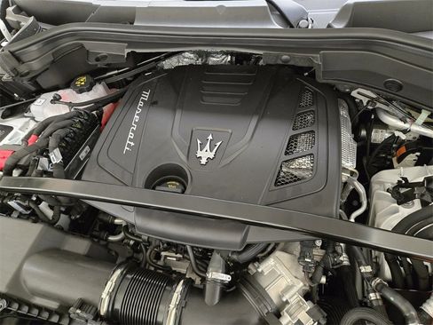 New 2025 Maserati Grecale Modena image 24