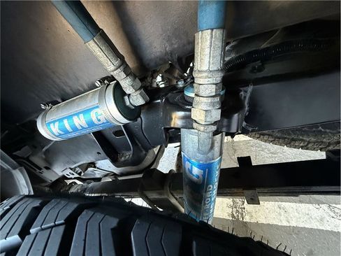 Used 2017 Toyota Tacoma TRD Off-Road w/ Tow Package (A/T) image 31