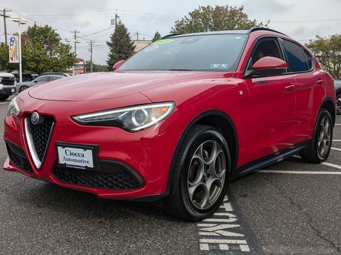Used 2022 Alfa Romeo Stelvio Ti image 3