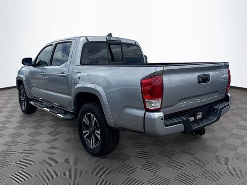 Used 2016 Toyota Tacoma TRD Sport w/ Premium & Technology Package RWD image 8