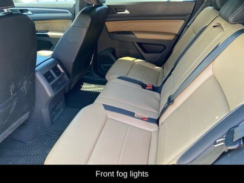 Used 2021 Volkswagen Atlas Cross Sport SE w/ Panoramic Sunroof Package FWD image 12