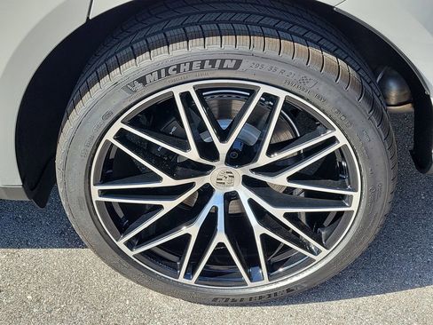 New 2026 Porsche Macan image 10