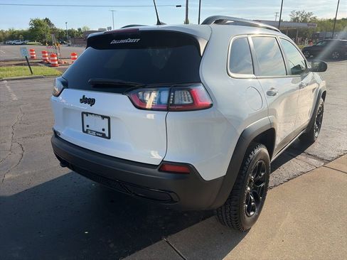 Used 2022 Jeep Cherokee Latitude AWD/4WD image 7