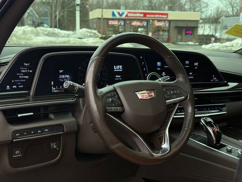 Used 2021 Cadillac Escalade Premium Luxury AWD/4WD image 33