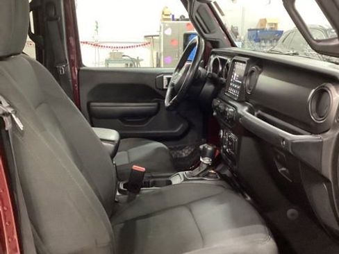 Used 2022 Jeep Gladiator Sport image 16