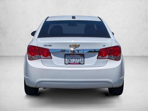 Used 2016 Chevrolet Cruze LT w/ Technology Package FWD image 7