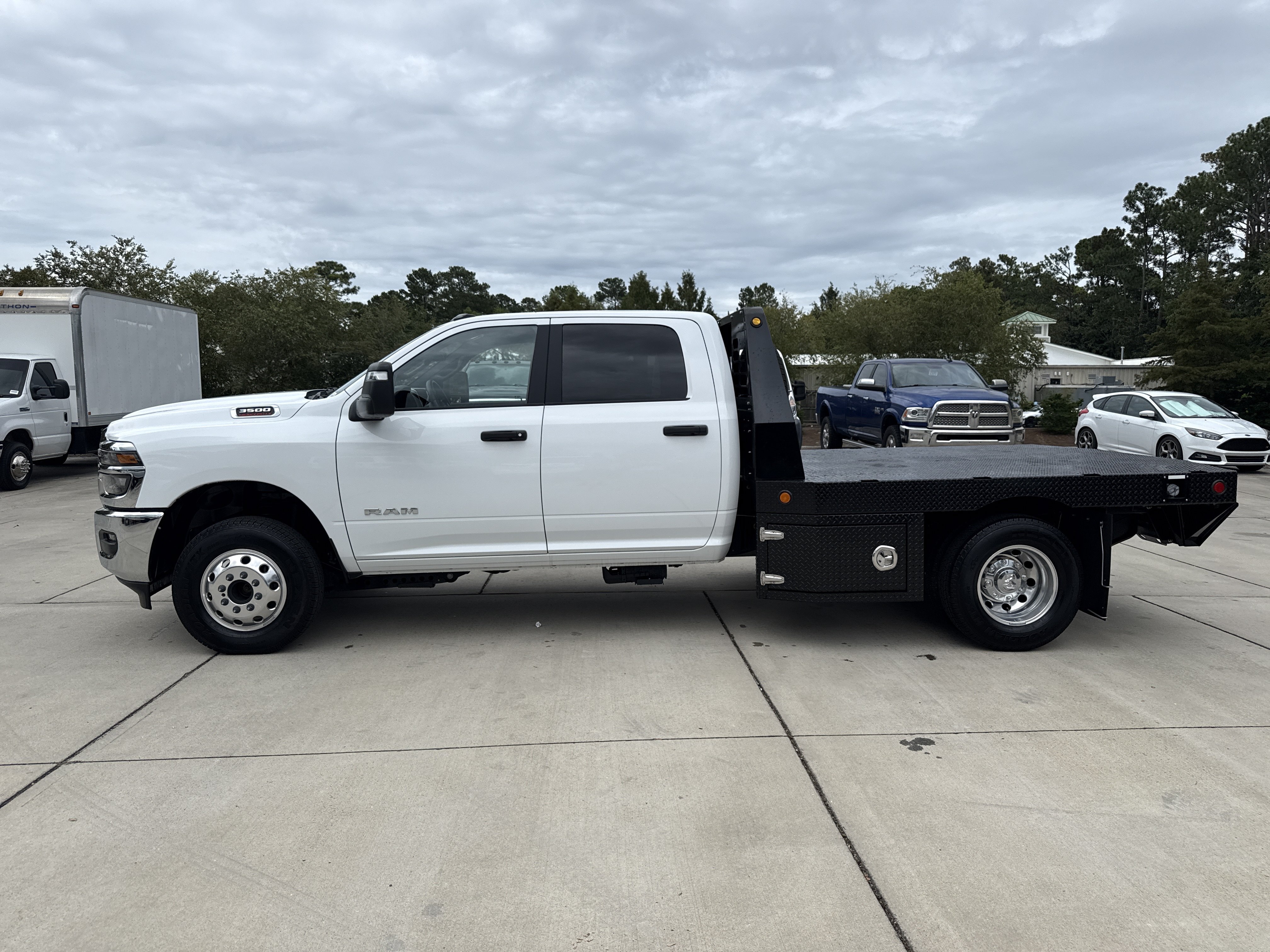 Used 2025 RAM 3500 Big Horn AWD/4WD image 6